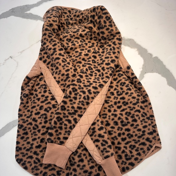 Abercrombie and Fitch quarter snap fleece leopard womens medium - Picture 5 of 5